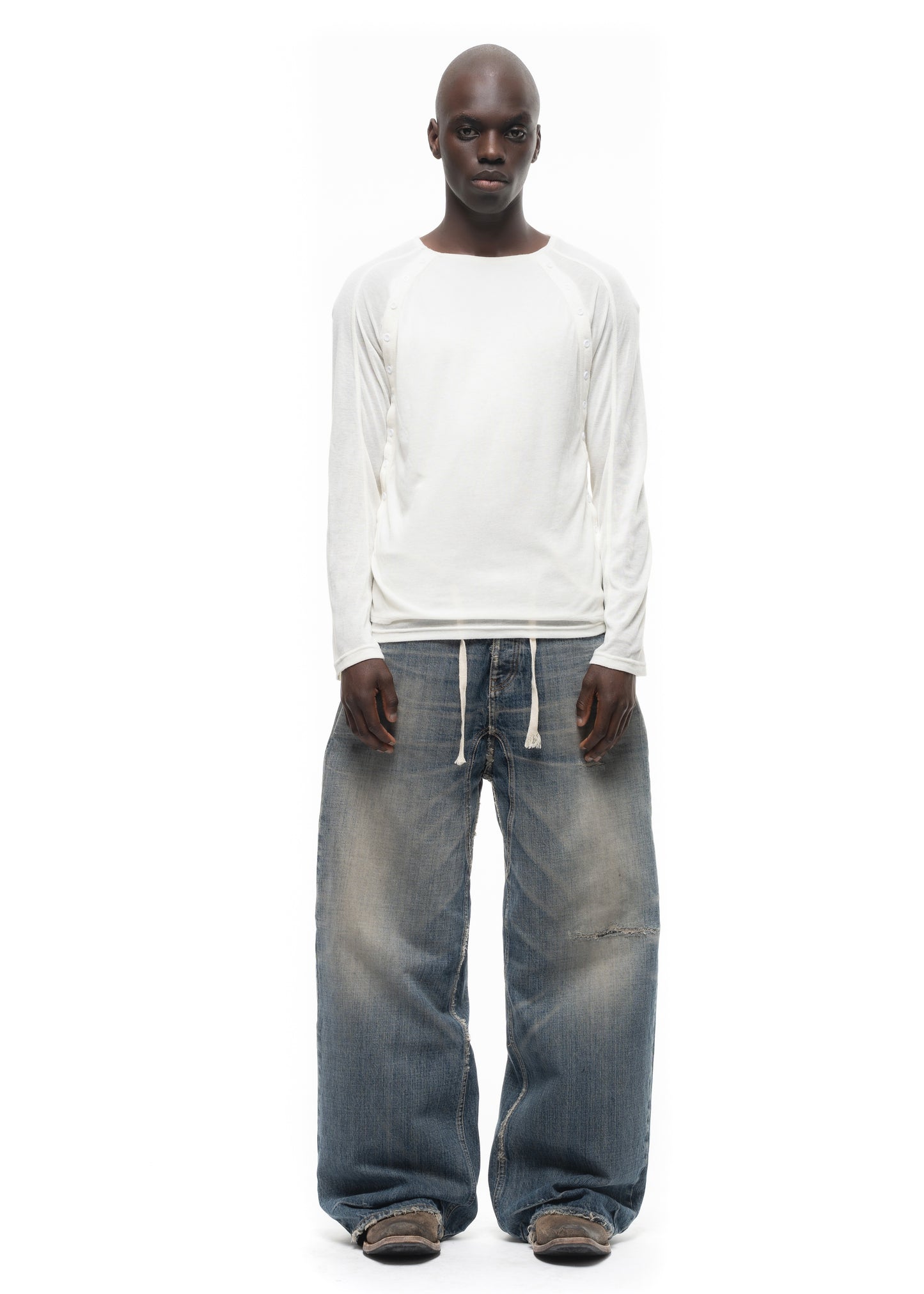 2 BUTTON LINE DOUBLE-LAYERED LONGSLEEVE WHITE