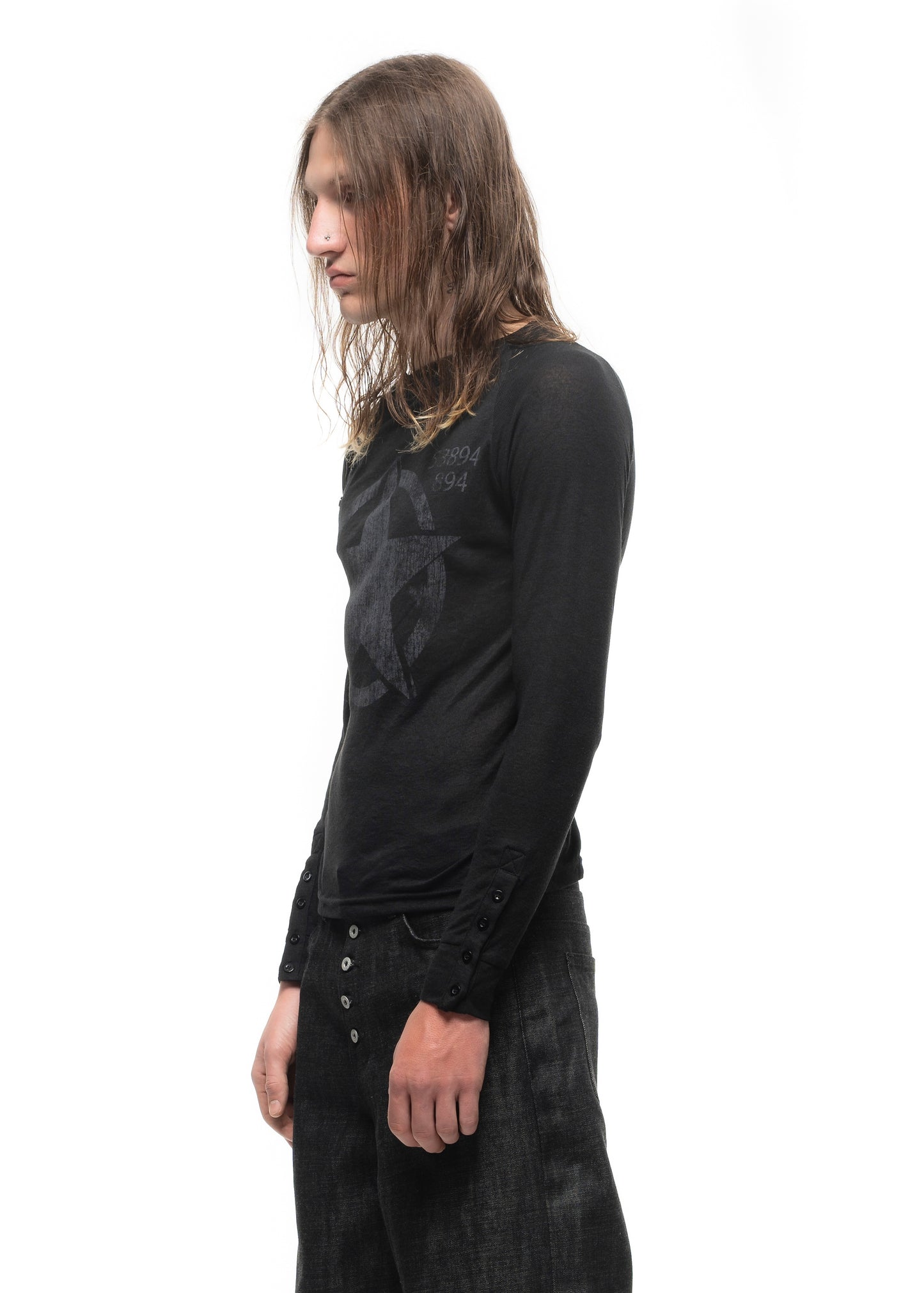 ASYMMETRICAL STAR LONGSLEEVE BLACK
