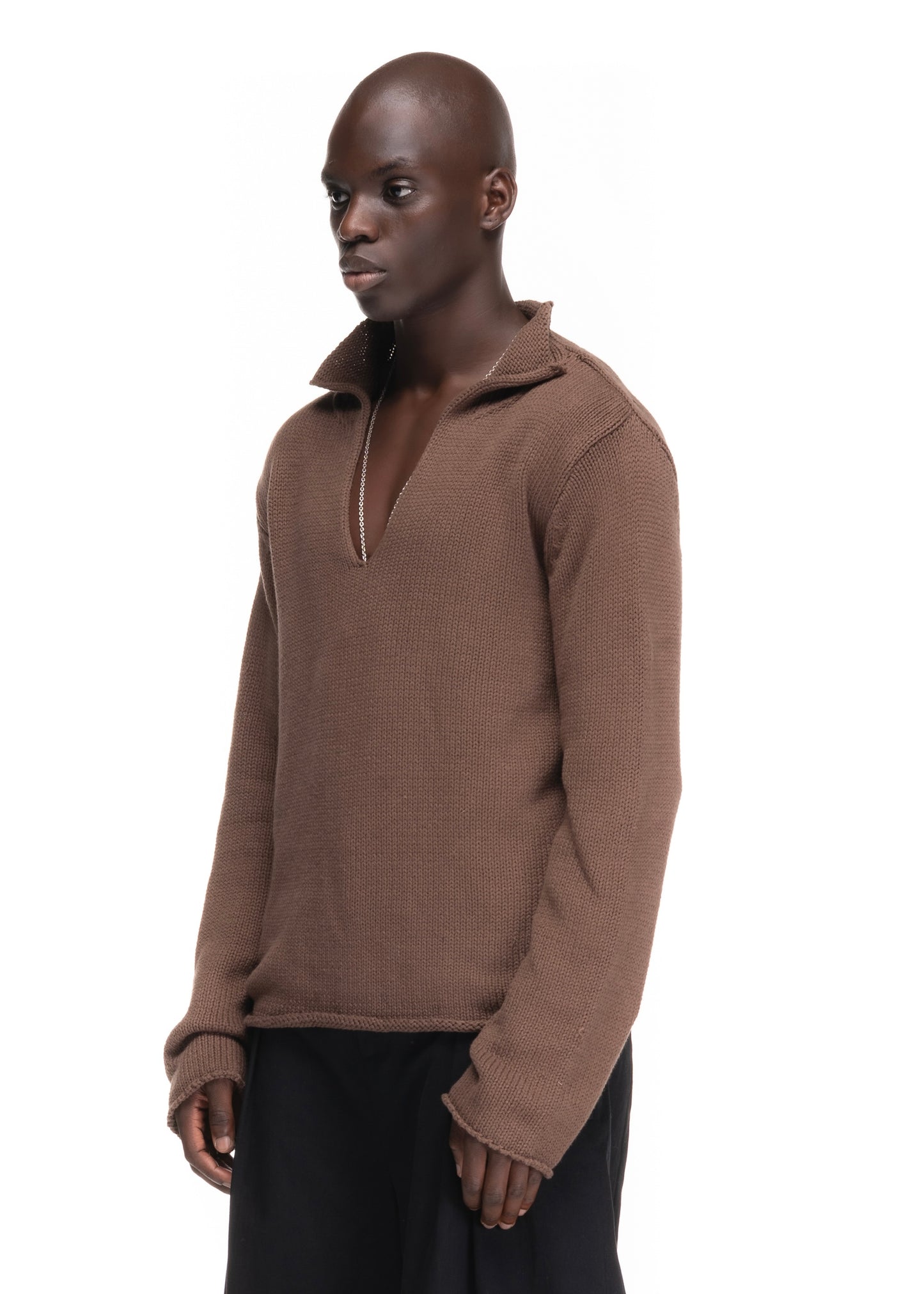 V KNIT SWEATER BROWN