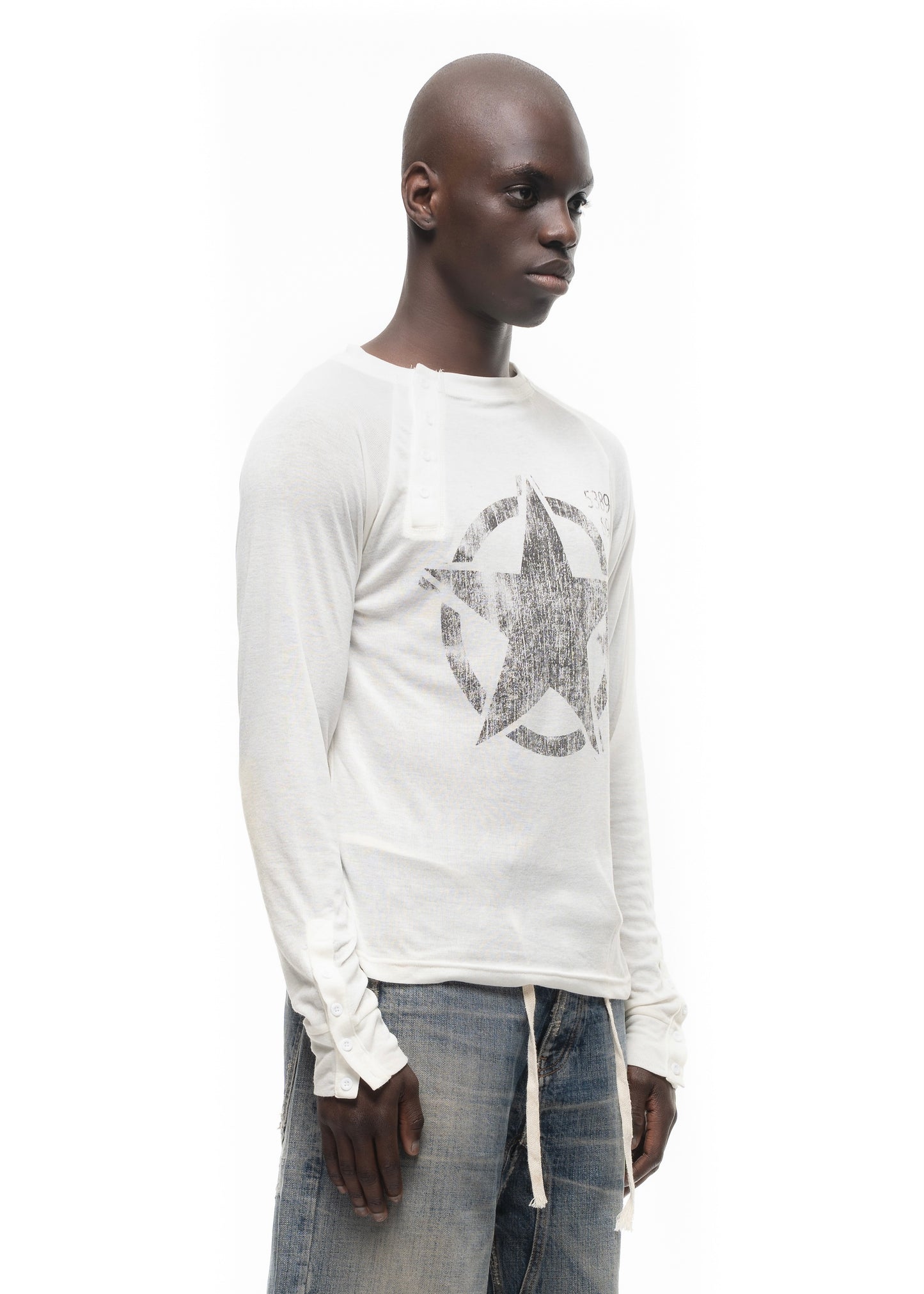 ASYMMETRICAL STAR LONGSLEEVE WHITE
