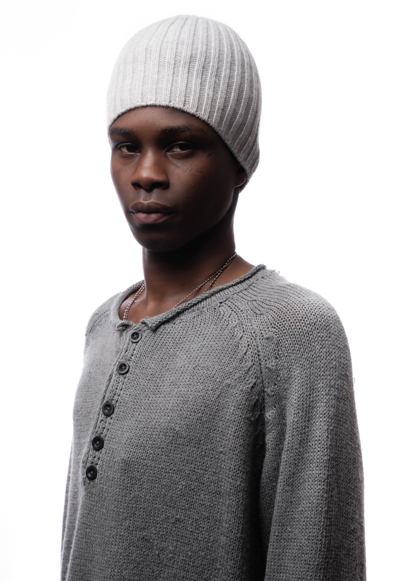 RIBBED WOOL BEANIE LIGHT GREY