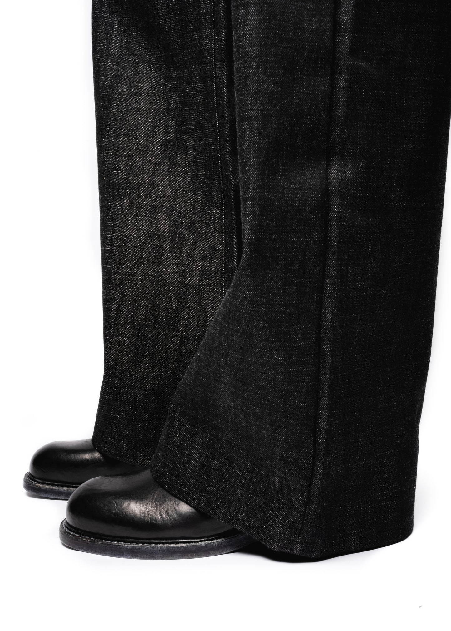 MULE BLACK 001