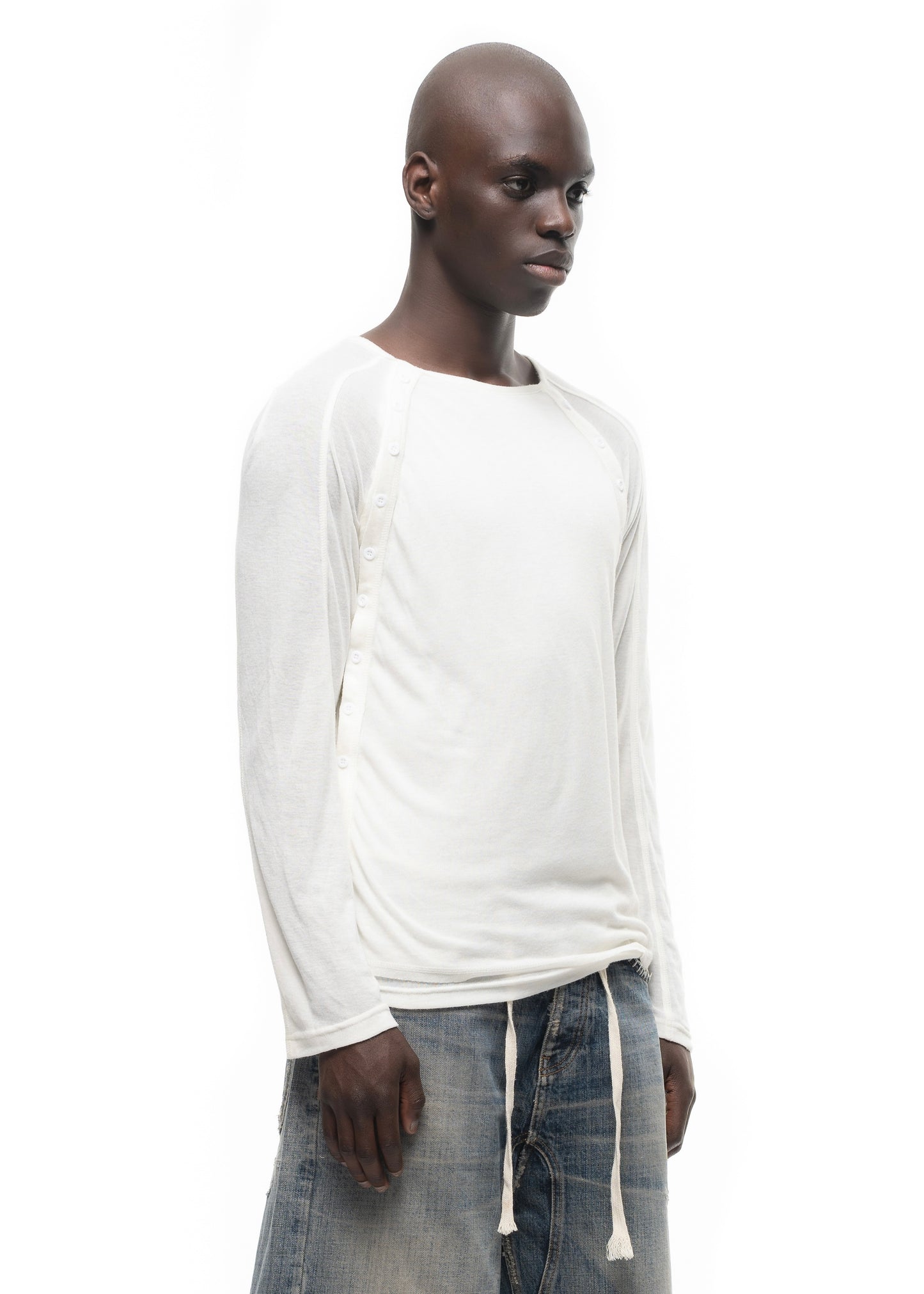 2 BUTTON LINE DOUBLE-LAYERED LONGSLEEVE WHITE
