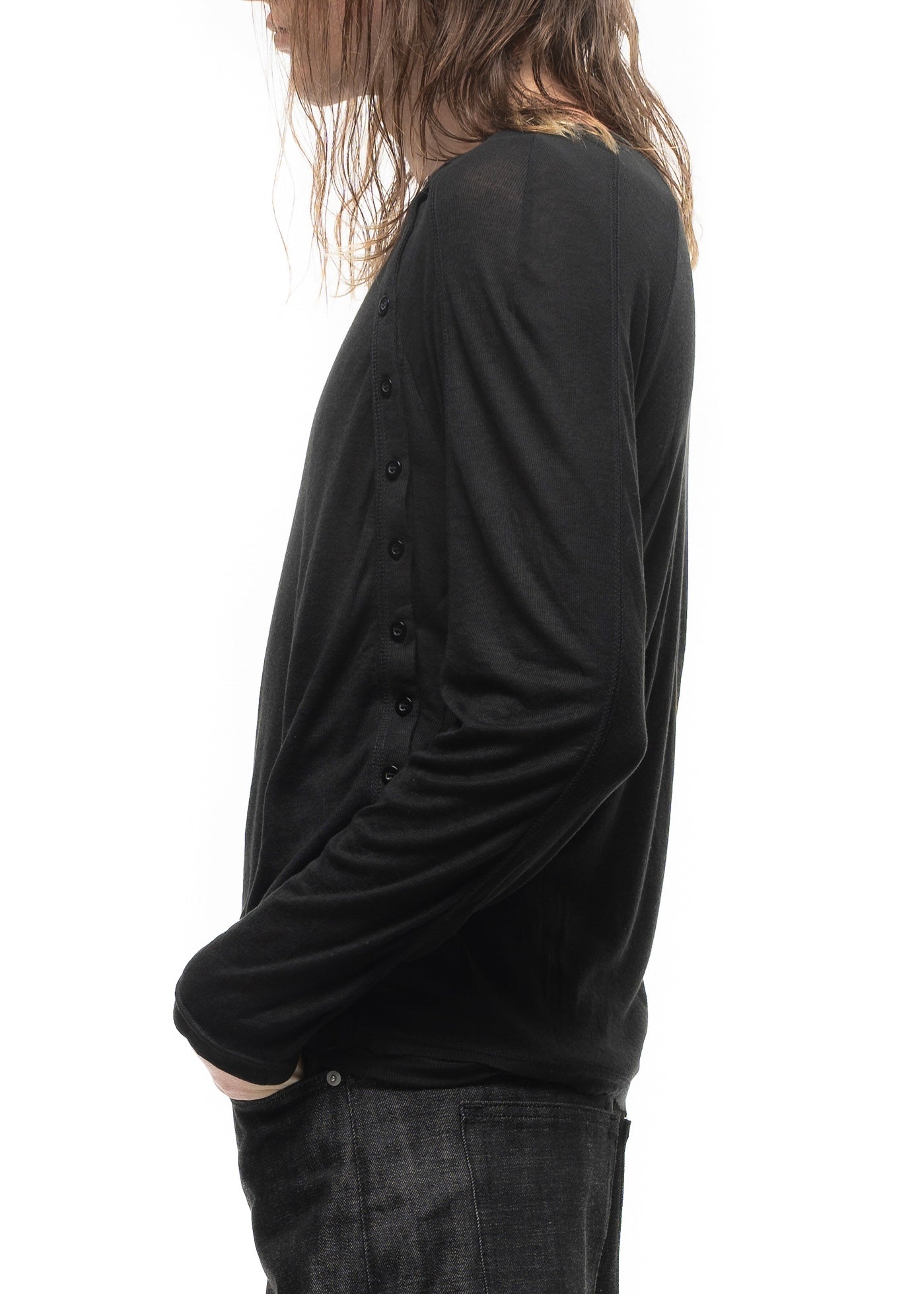 2 BUTTON LINE DOUBLE-LAYERED LONGSLEEVE BLACK