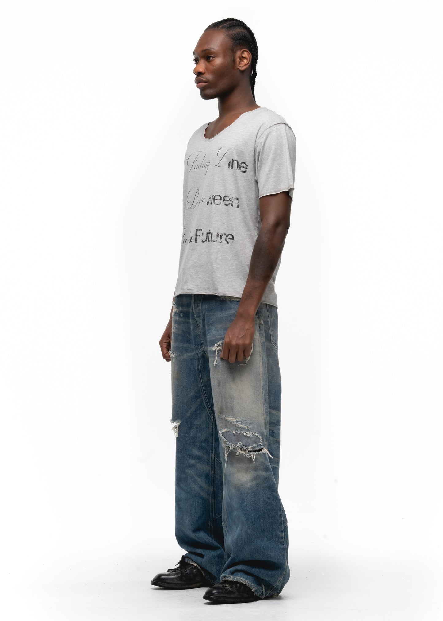 FUTURE-PAST V NECK GREY