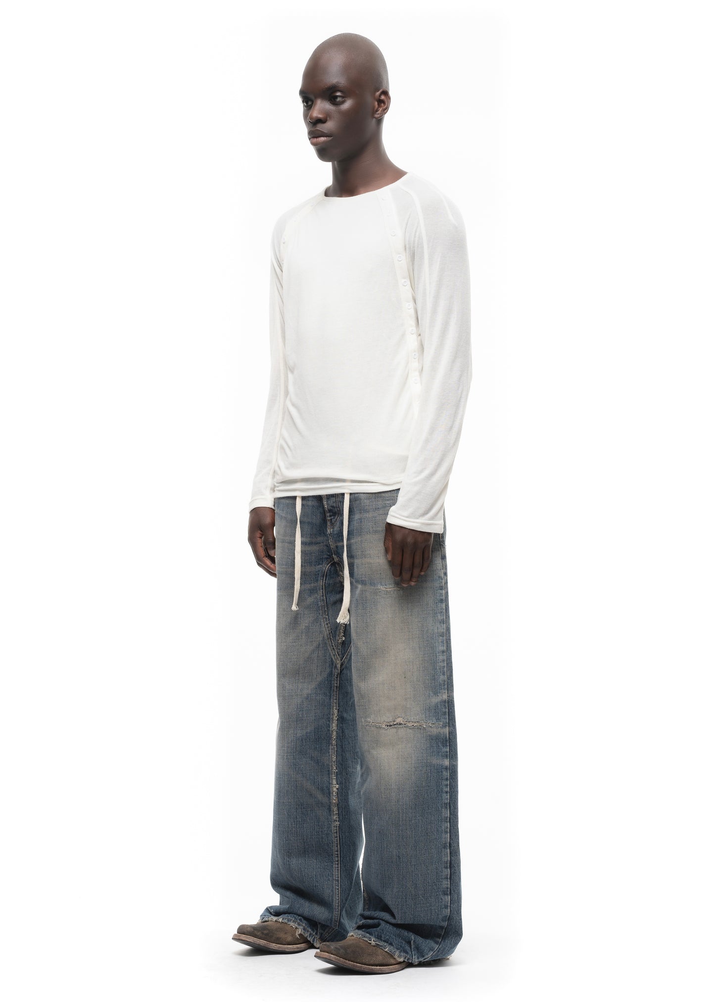 2 BUTTON LINE DOUBLE-LAYERED LONGSLEEVE WHITE