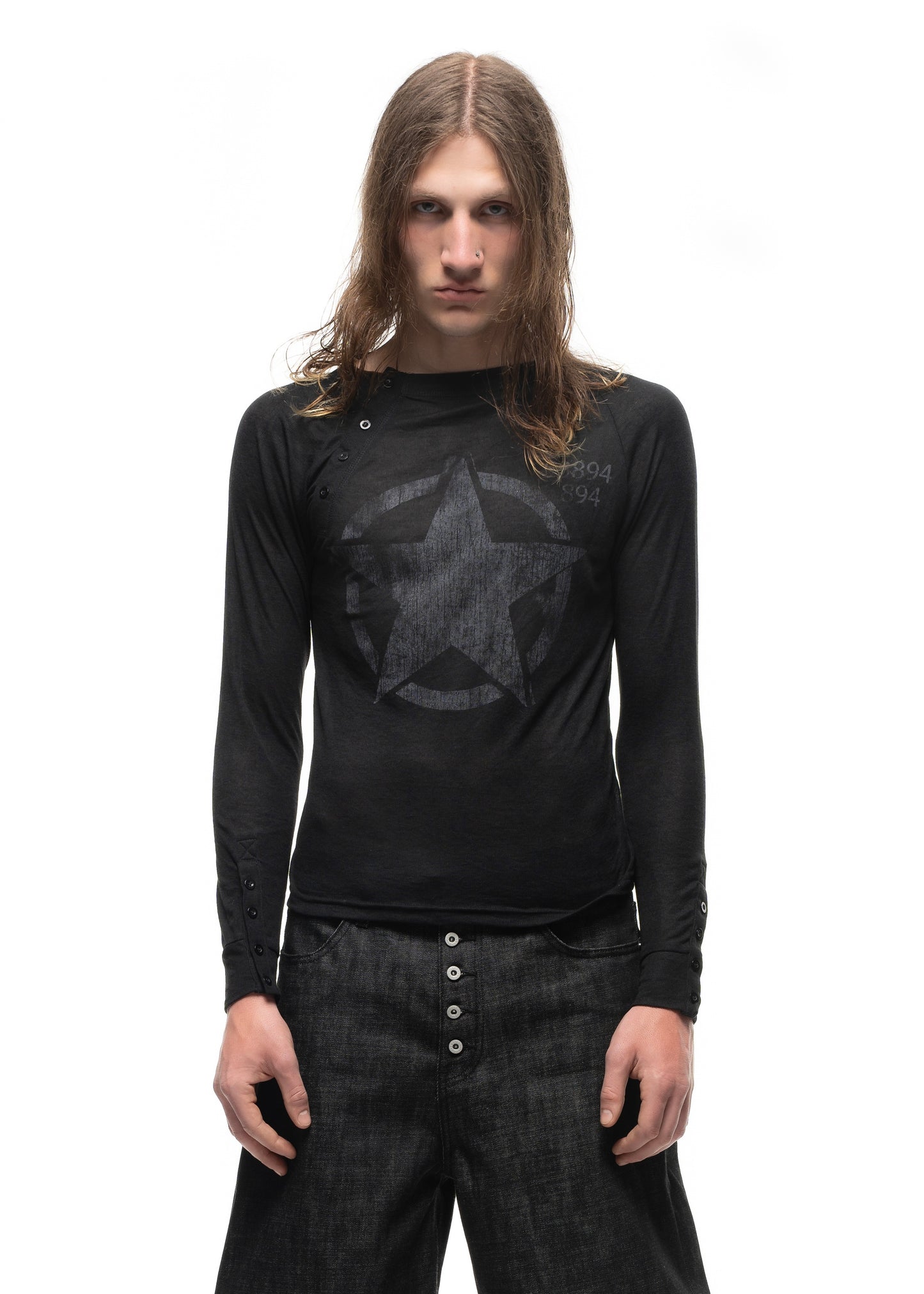 ASYMMETRICAL STAR LONGSLEEVE BLACK