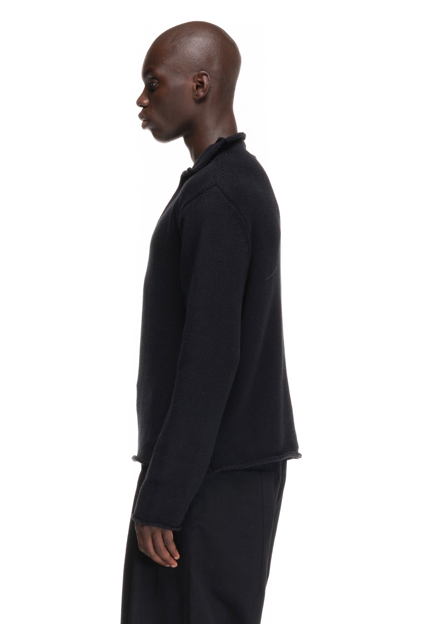 V KNIT SWEATER BLACK