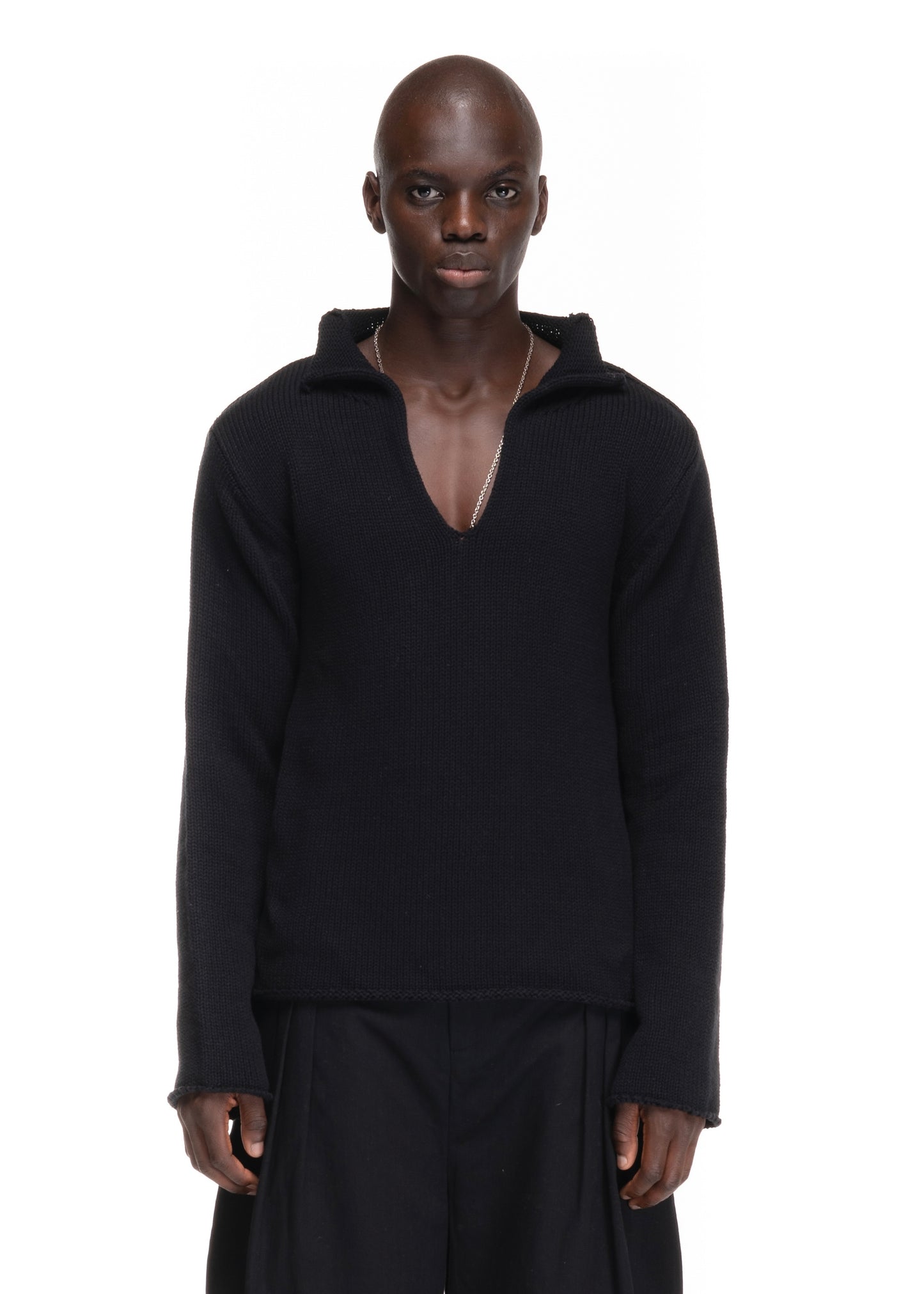 V KNIT SWEATER BLACK