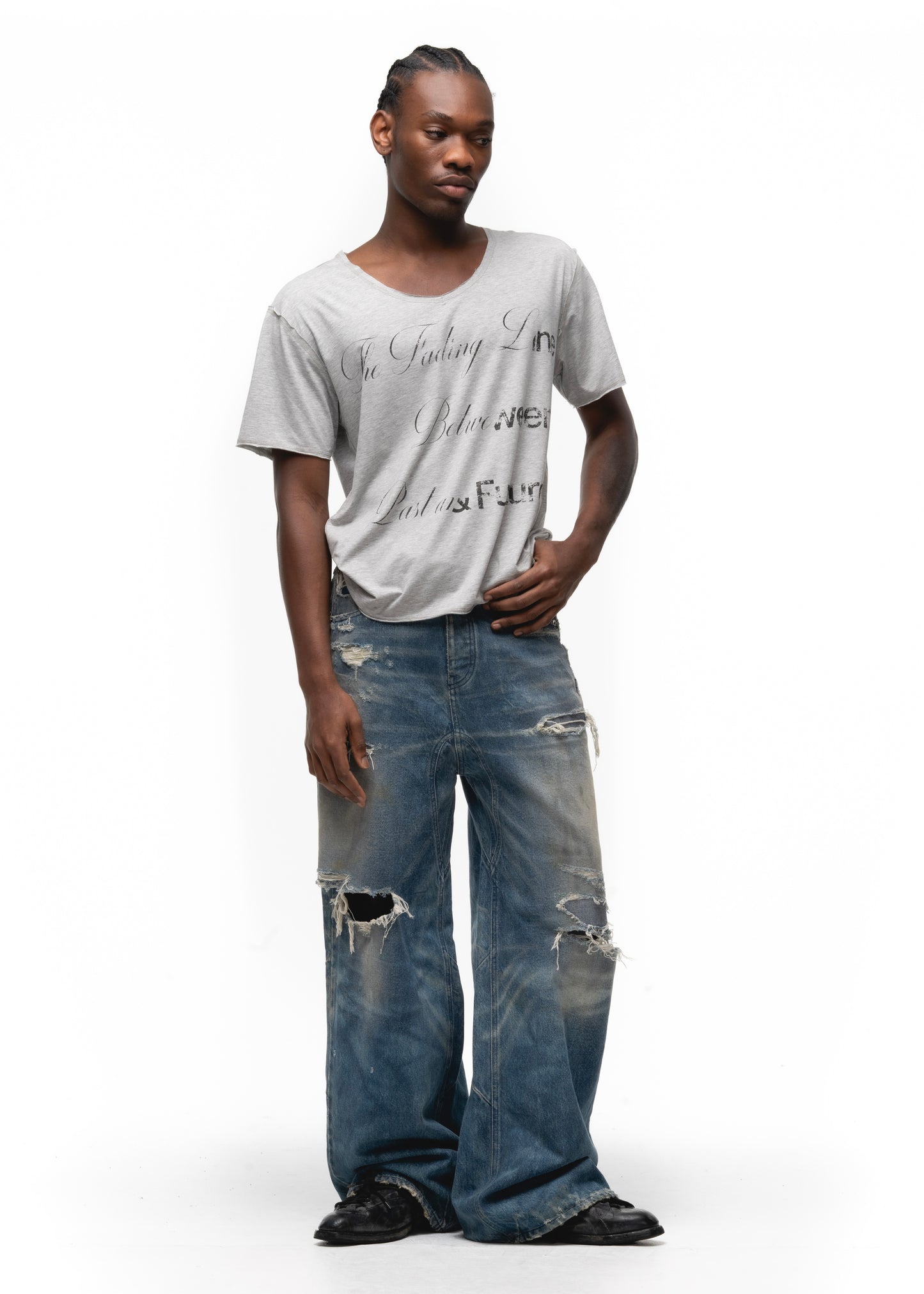 FUTURE-PAST V NECK GREY