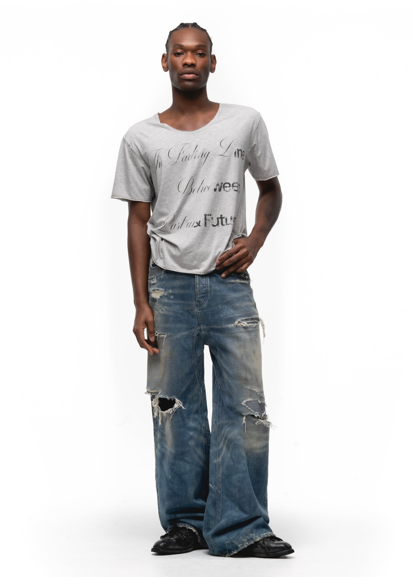 FUTURE-PAST V NECK GREY
