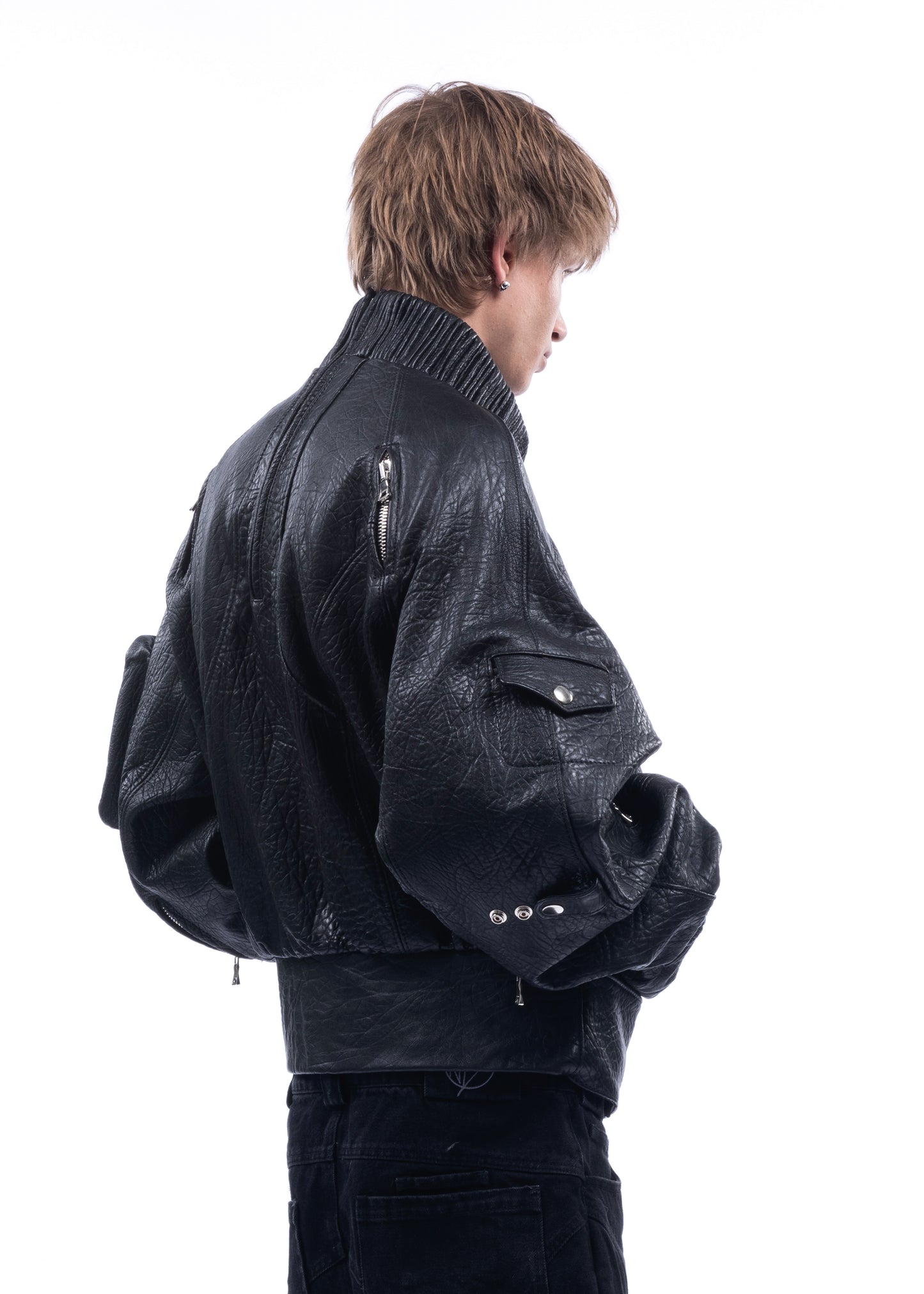 PULL OVER CONCRETE LEATHER BOMBER