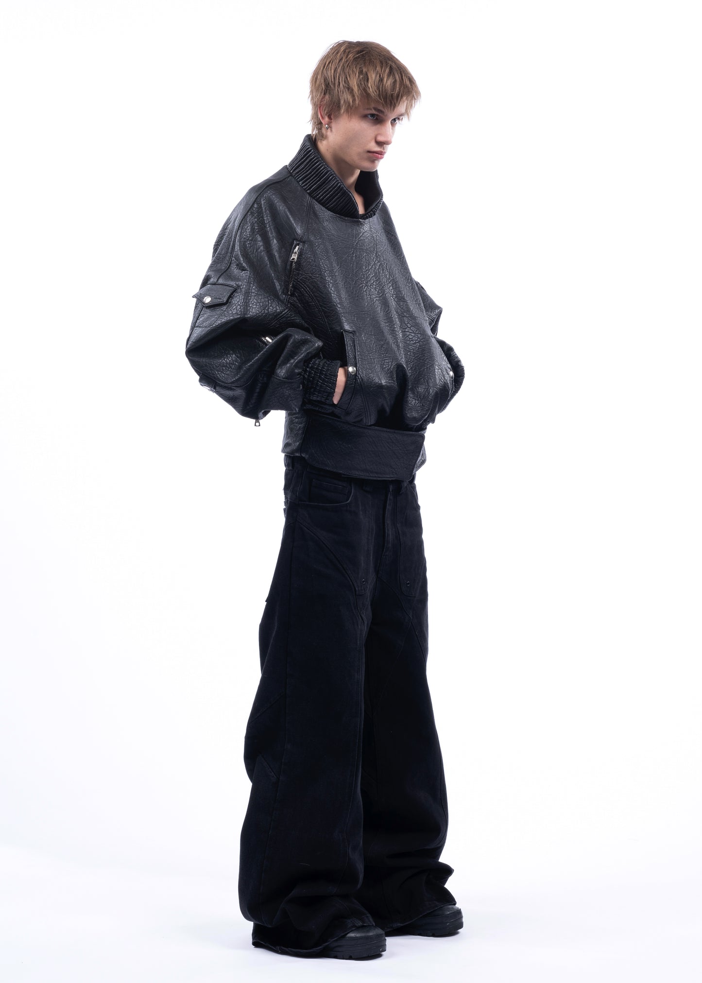 PULL OVER CONCRETE LEATHER BOMBER