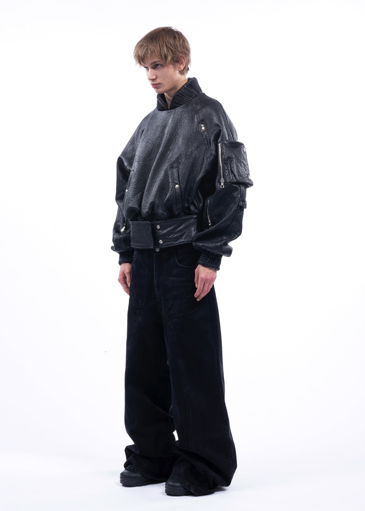 PULL OVER CONCRETE LEATHER BOMBER