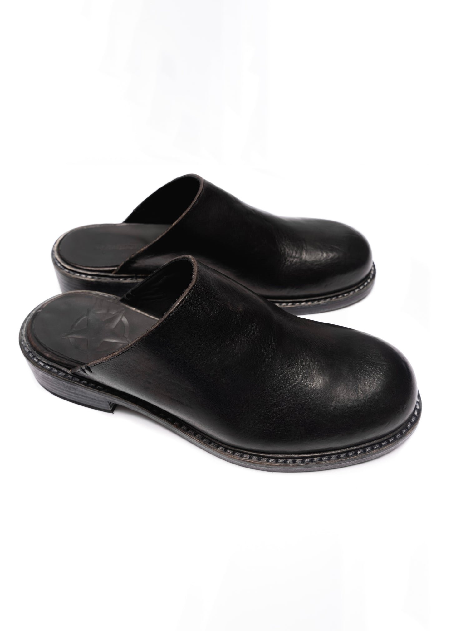 MULE BLACK 001