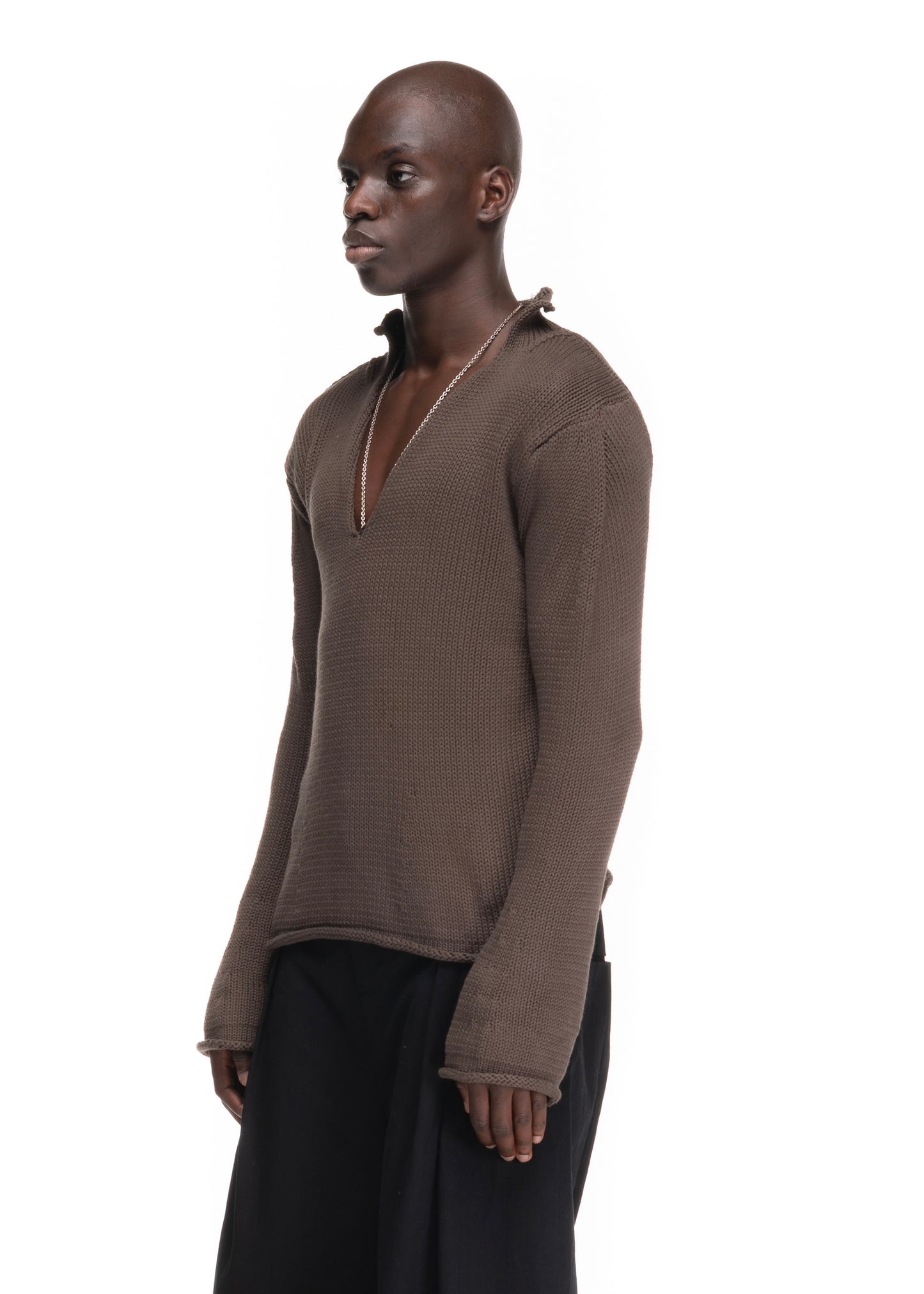 V KNIT SWEATER KHAKI