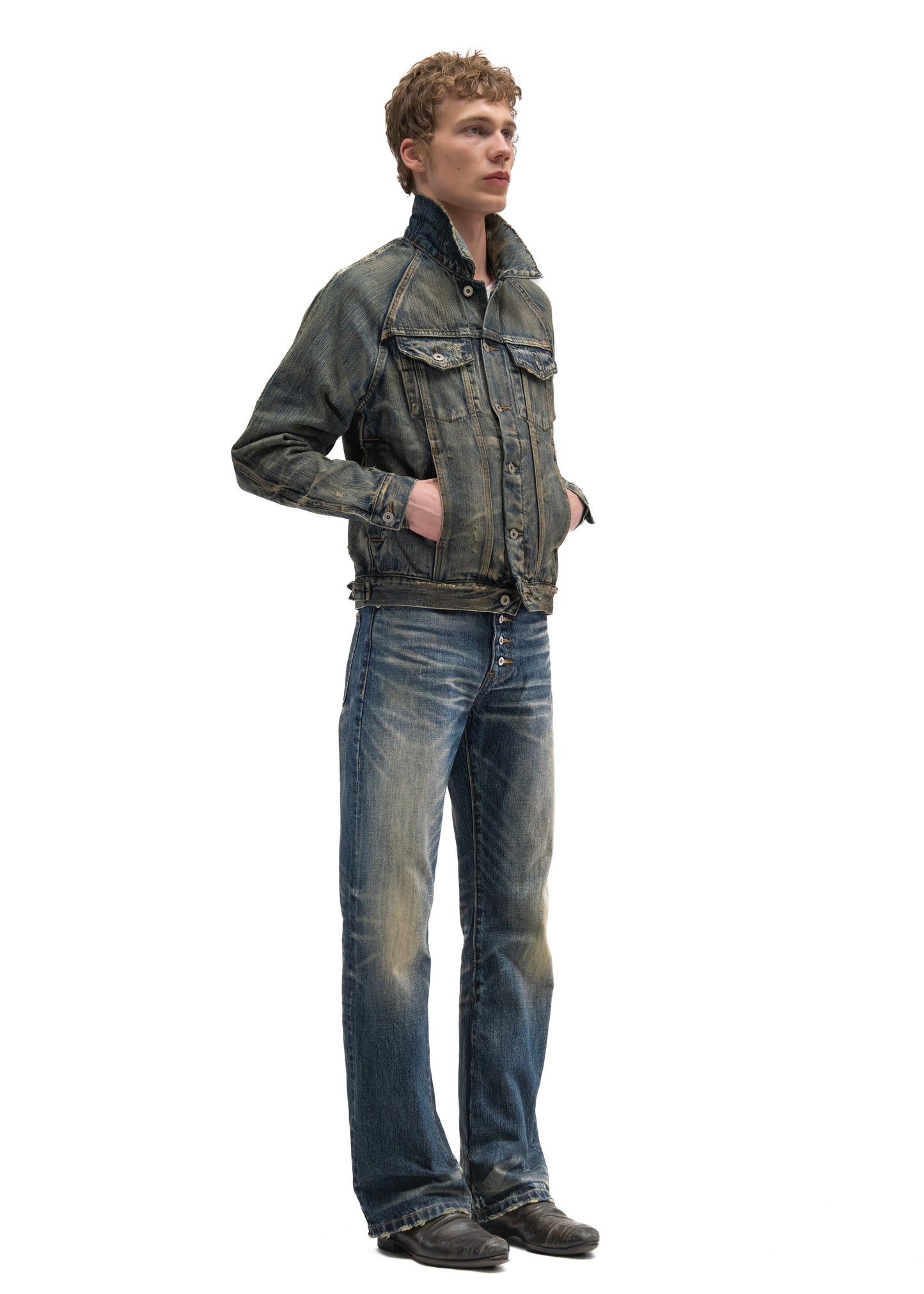 STRUCTURED WASHED OUT DENIM TRUCKER