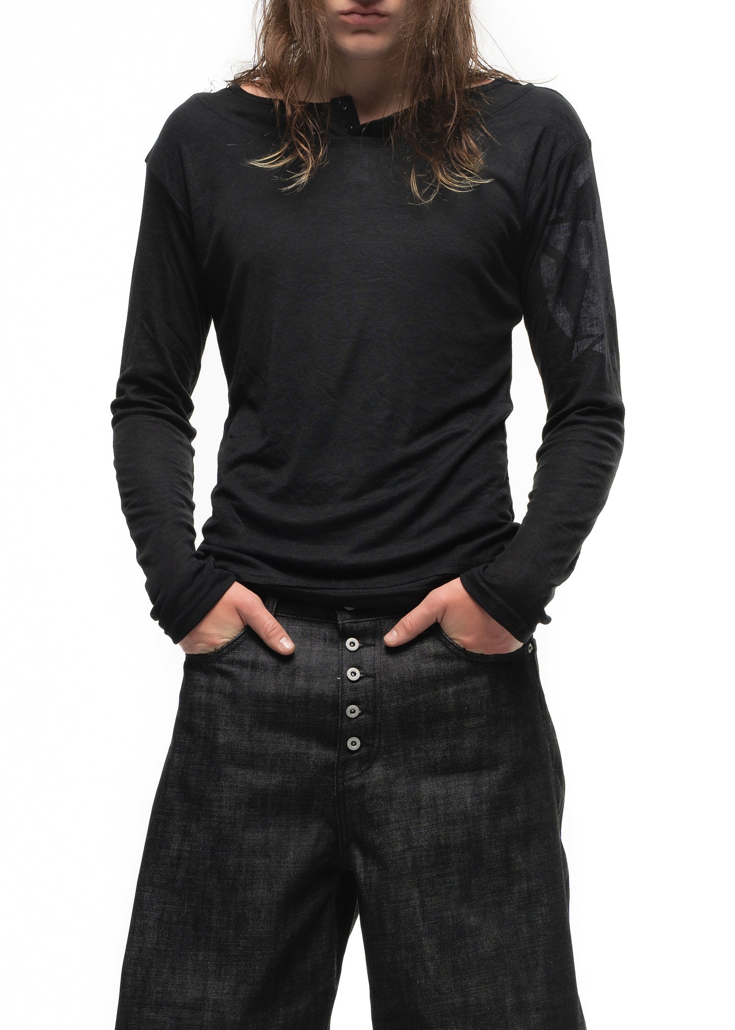 STAR SLEEVE DOUBLE-LAYERED BUTTON LONGSLEEVE BLACK