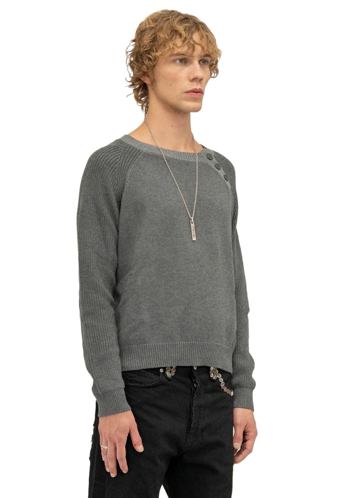 BUTTON KNIT CREWNECK GREY