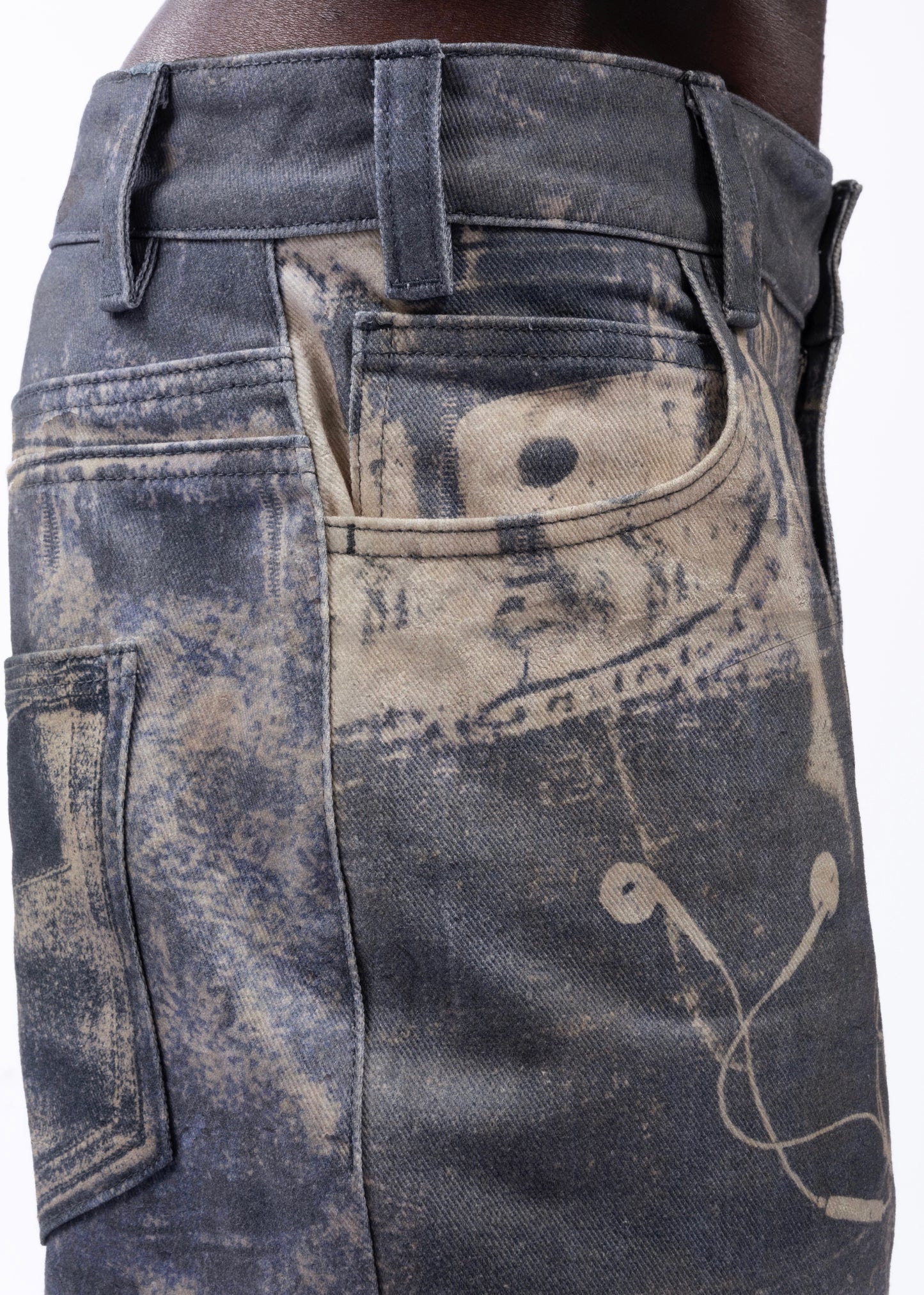 WHAT’S IN MY POCKET DENIM USED BLUE