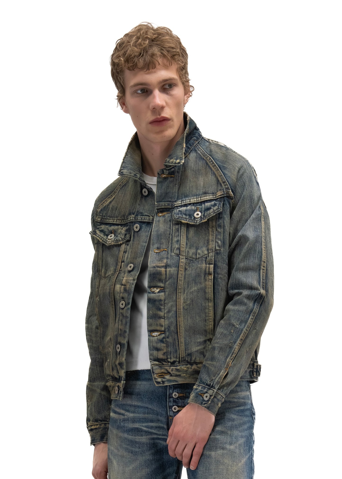 STRUCTURED WASHED OUT DENIM TRUCKER