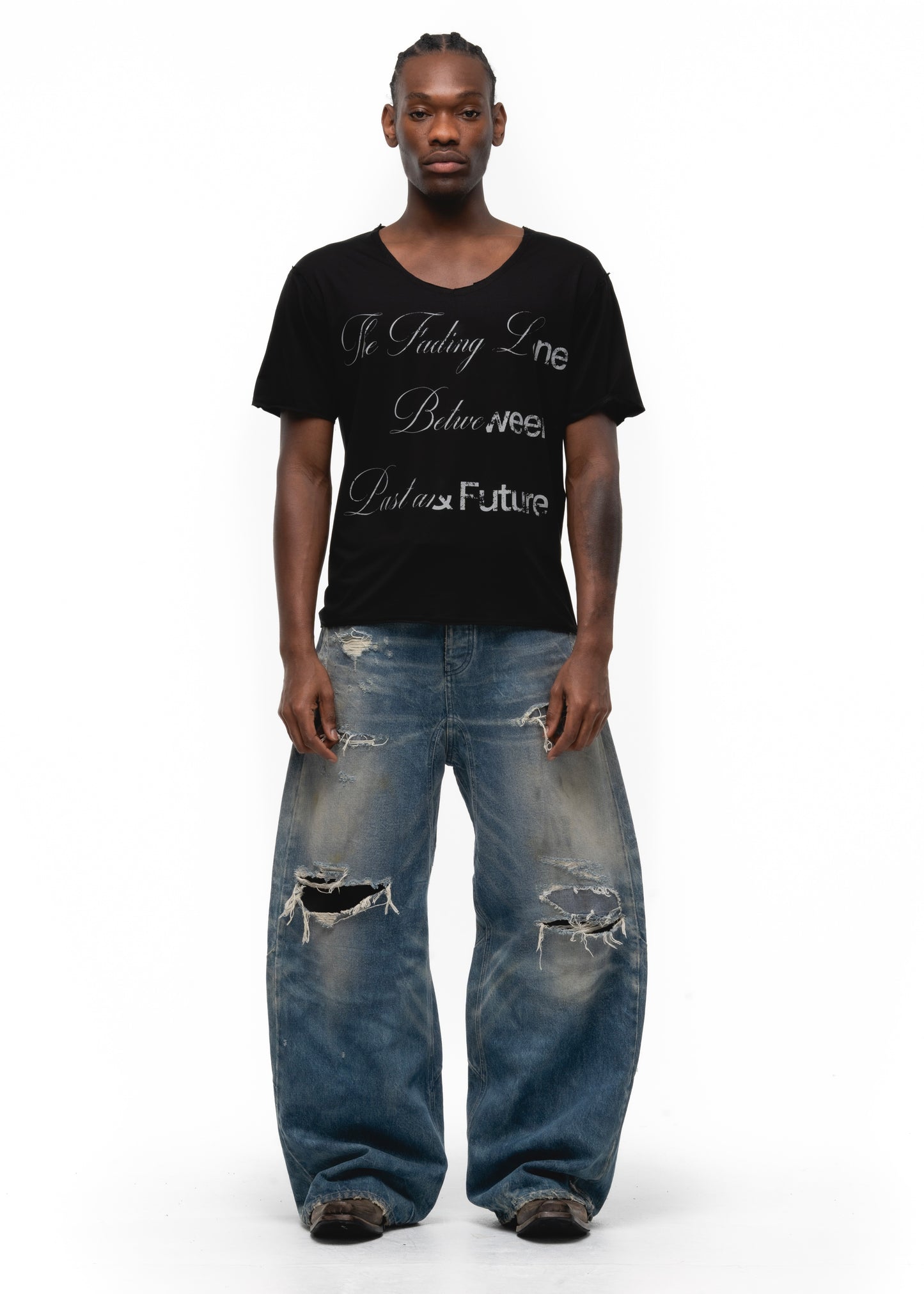 FUTURE-PAST V NECK BLACK