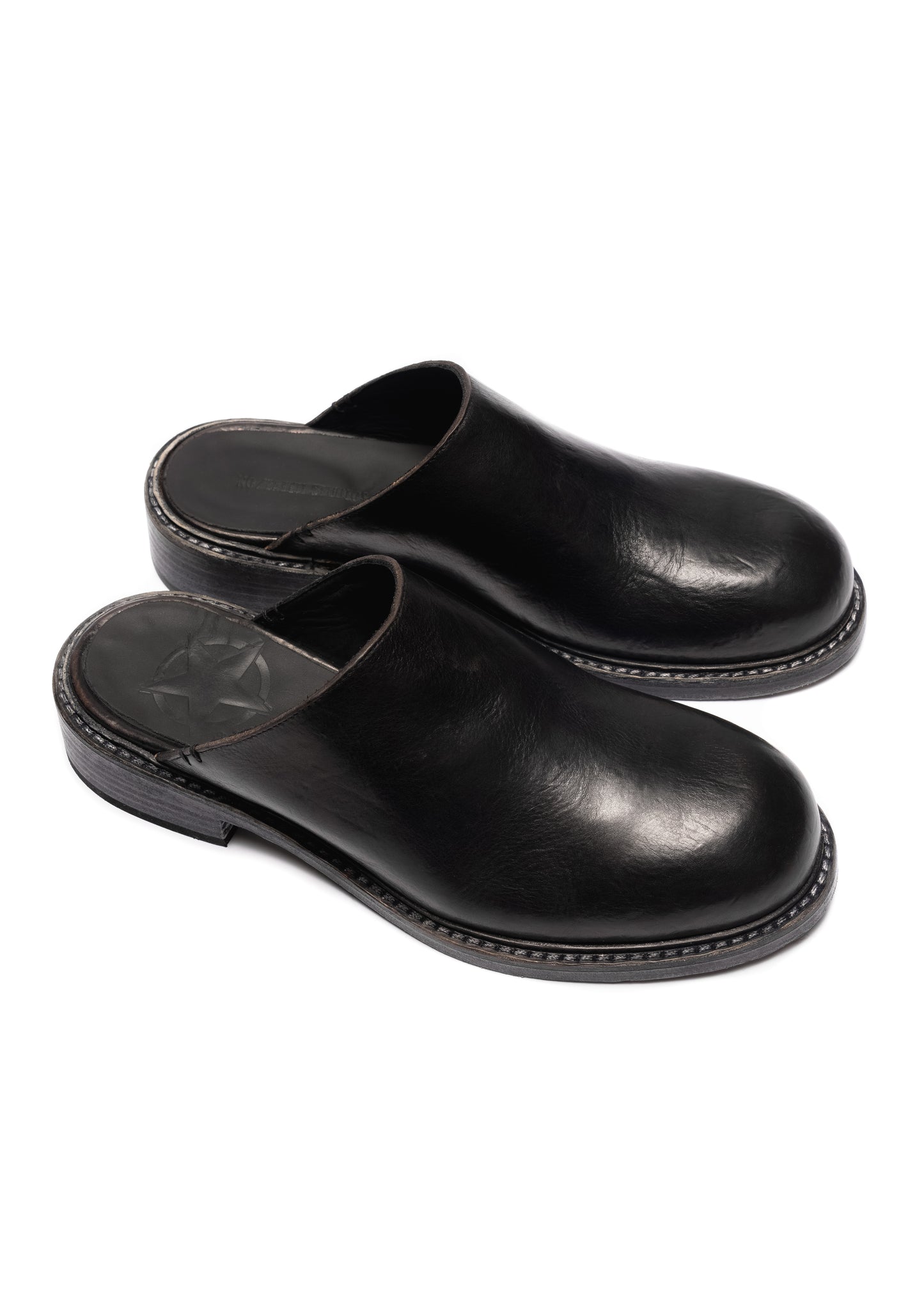 MULE BLACK 001