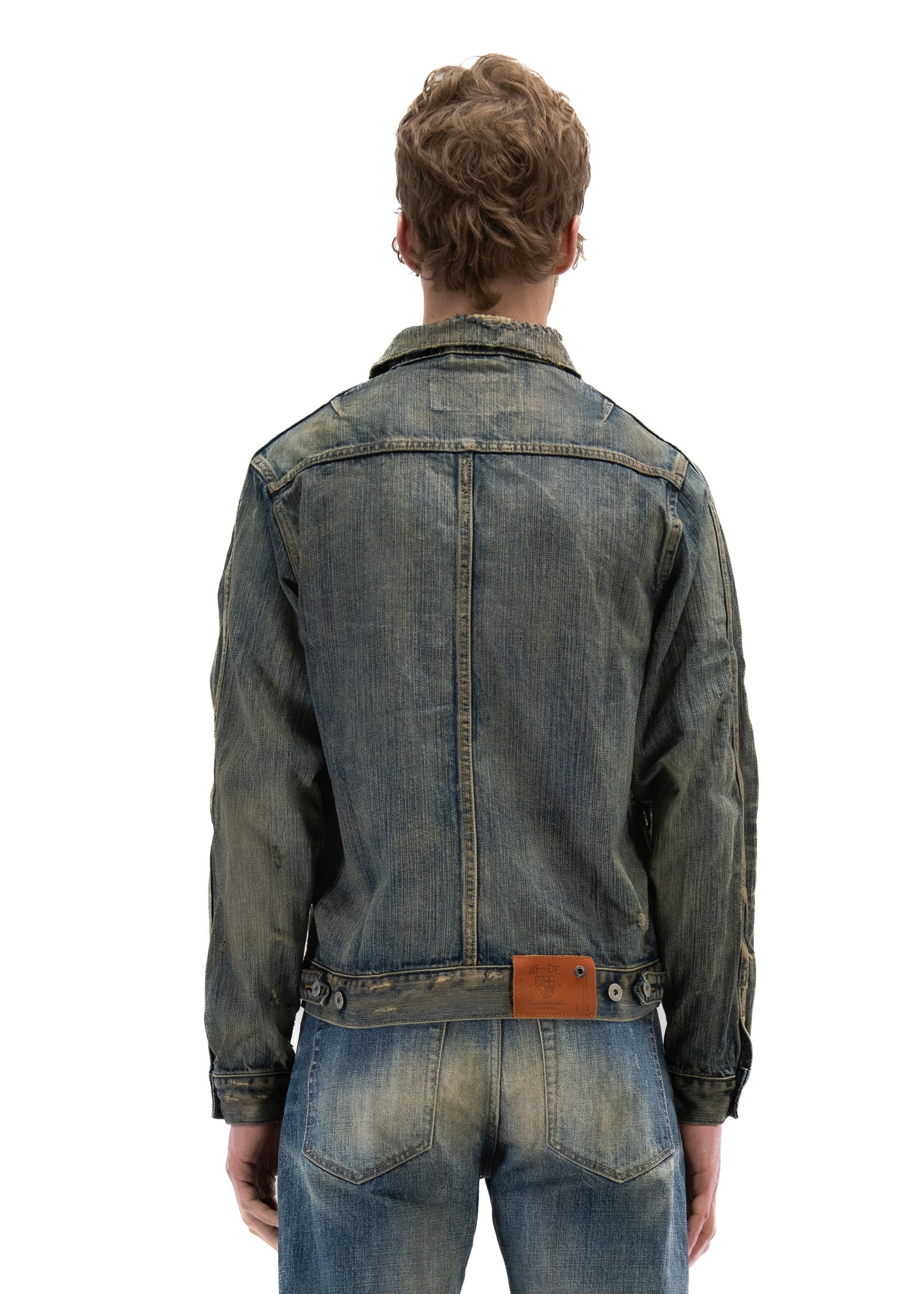 STRUCTURED WASHED OUT DENIM TRUCKER