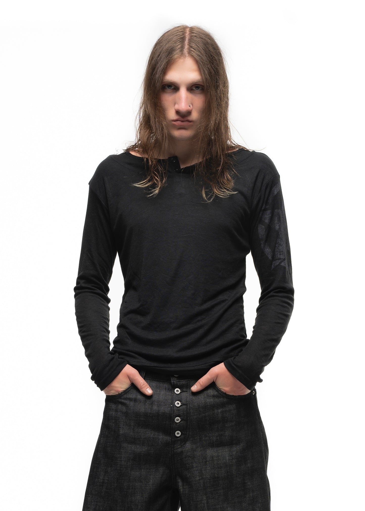 STAR SLEEVE DOUBLE-LAYERED BUTTON LONGSLEEVE BLACK