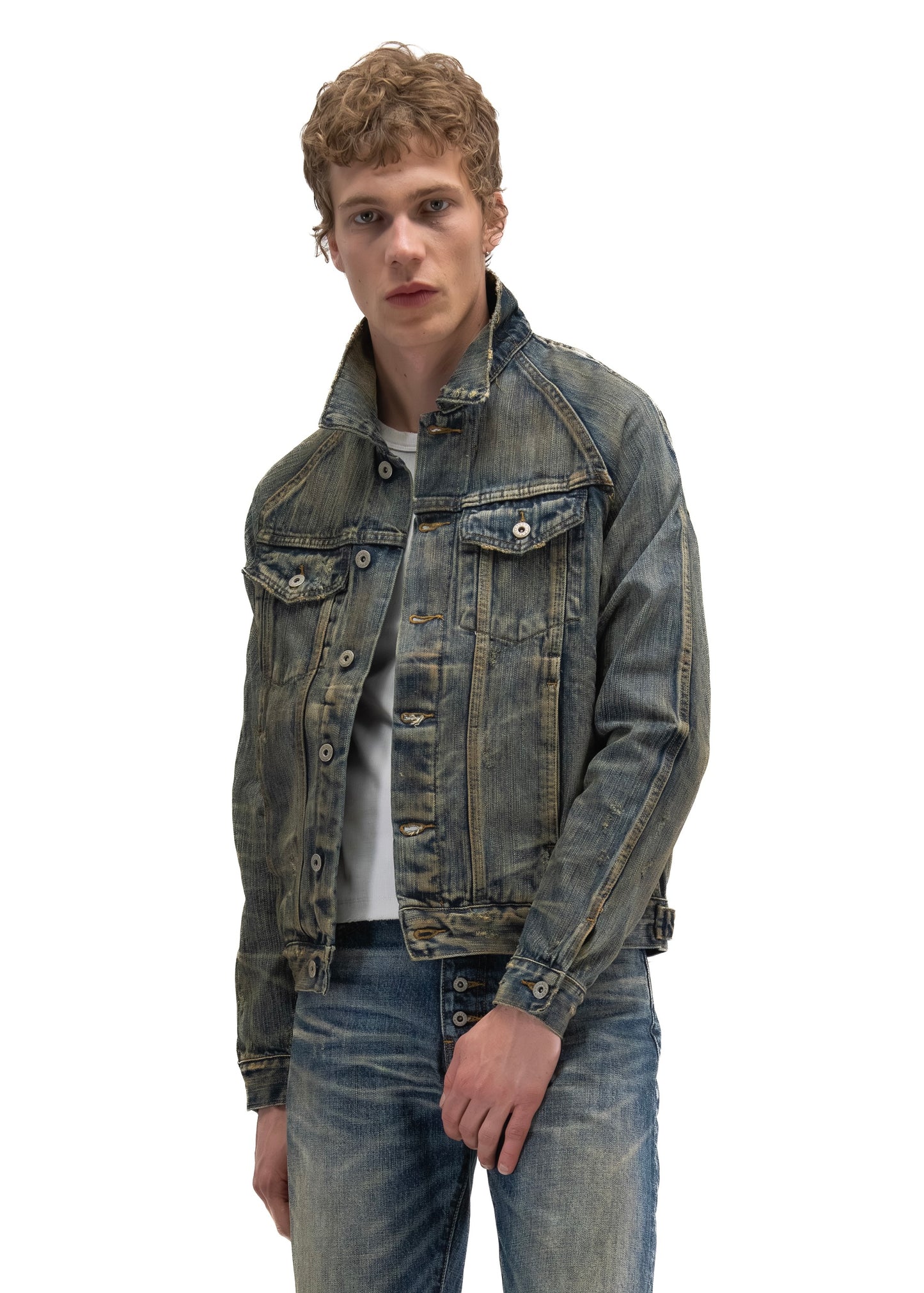 STRUCTURED WASHED OUT DENIM TRUCKER
