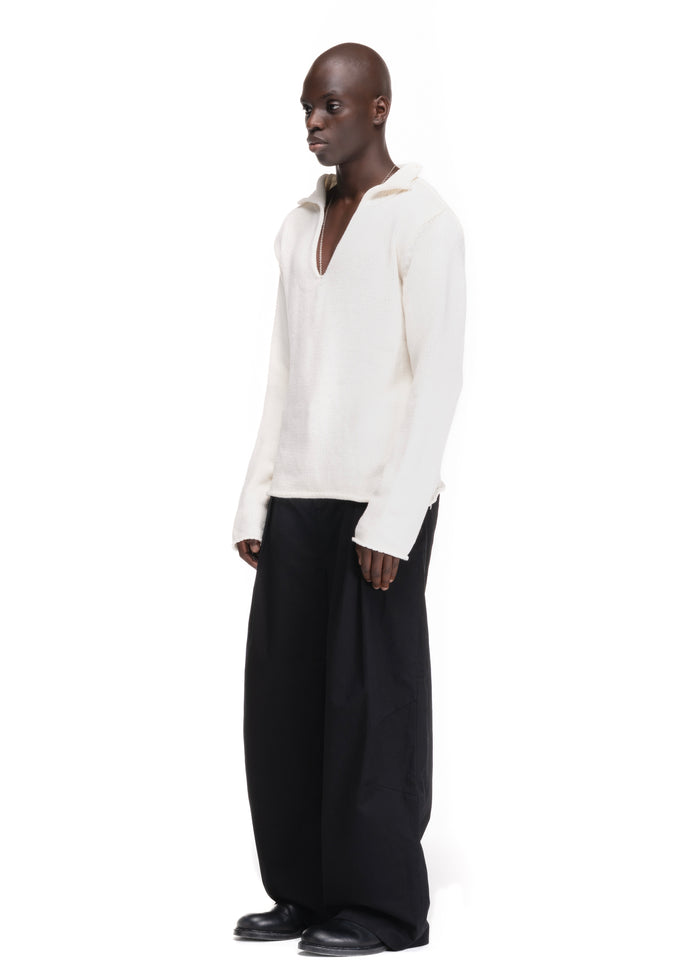 V KNIT SWEATER WHITE