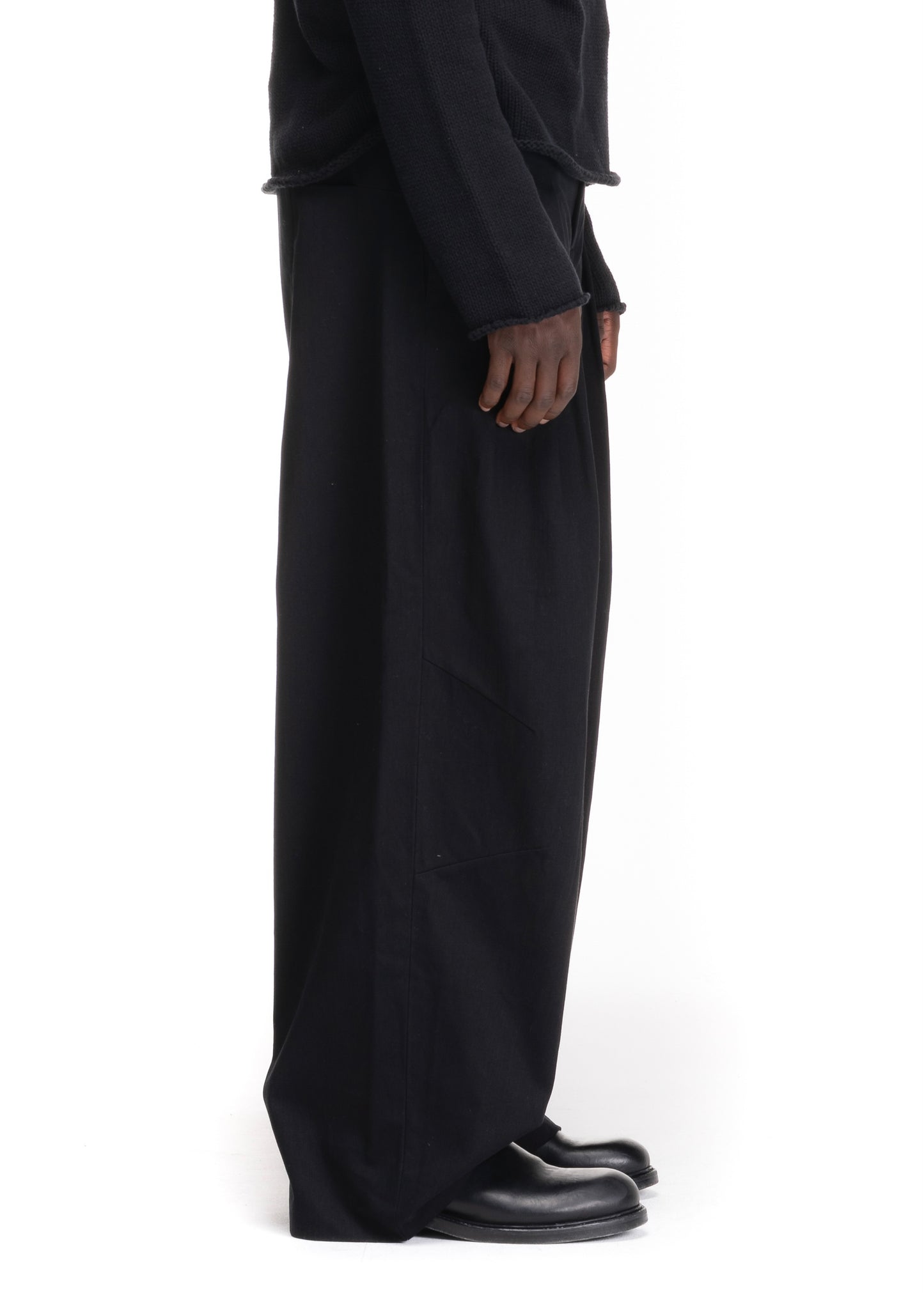 NFS PLEATED SUIT PANTS BLACK