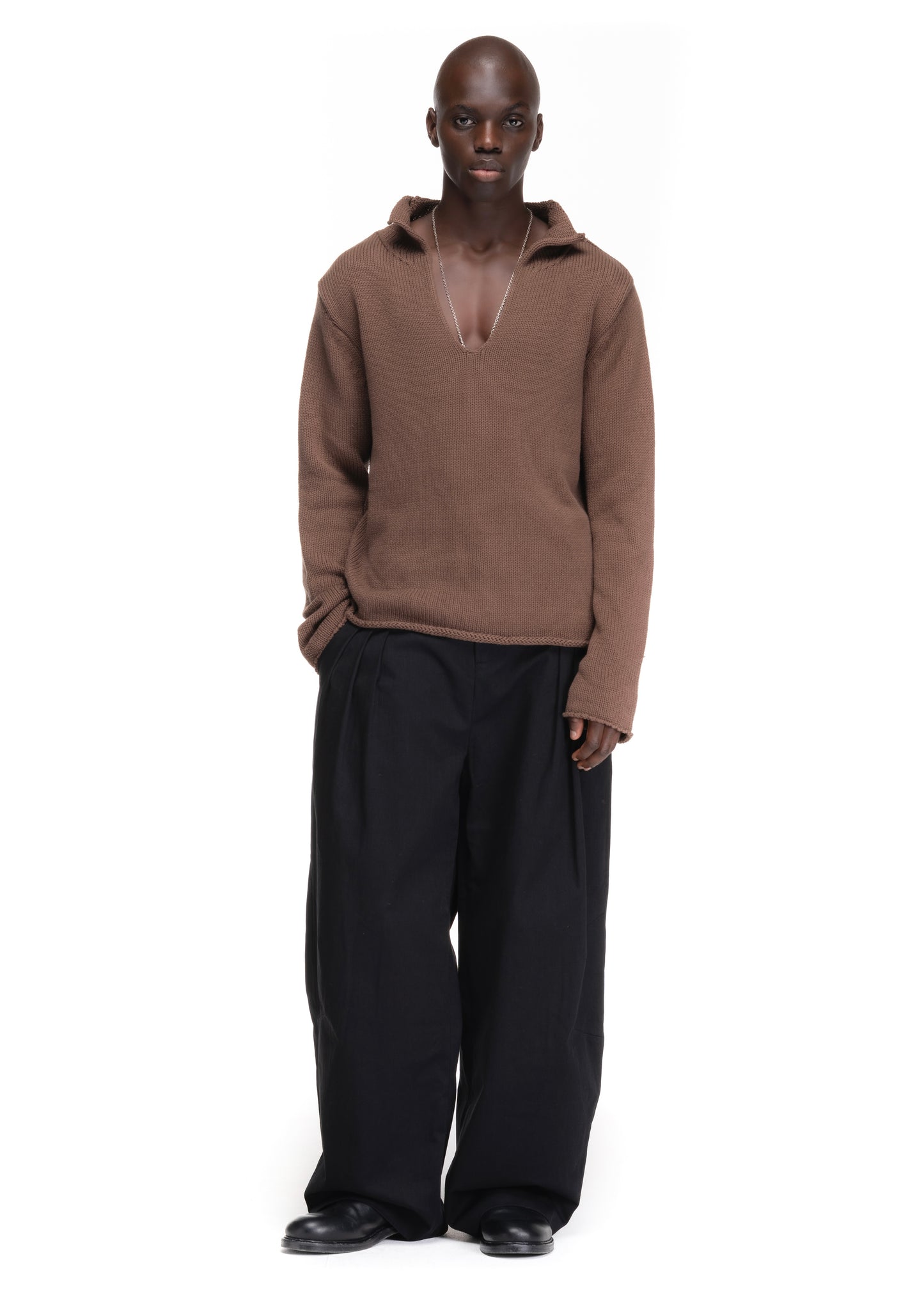 V KNIT SWEATER BROWN