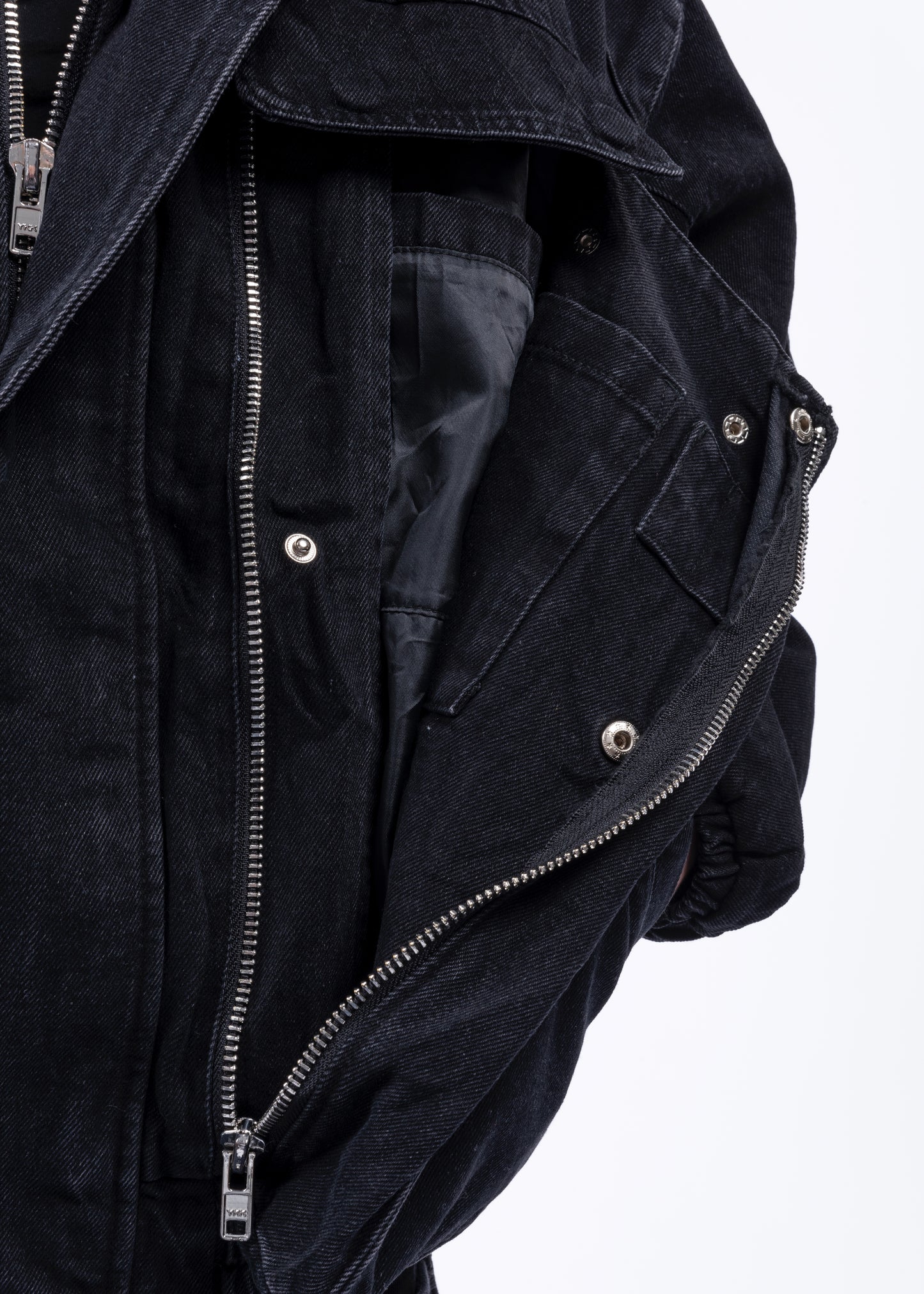 DENIM REMOVABLE SHOULDER BOMBER BLACK