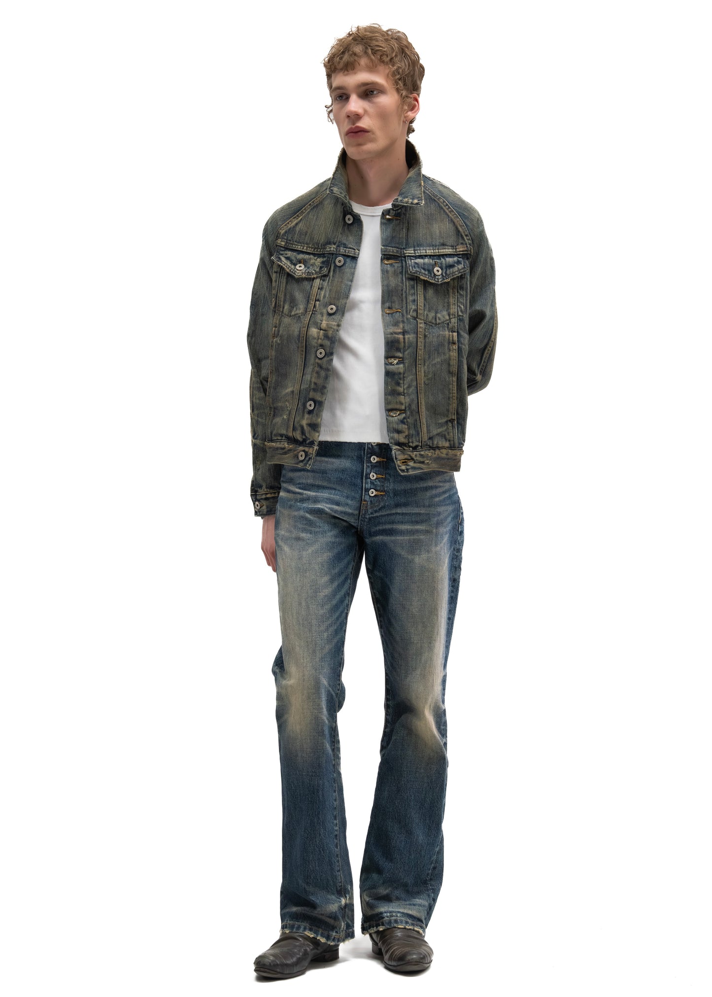 STRUCTURED WASHED OUT DENIM TRUCKER