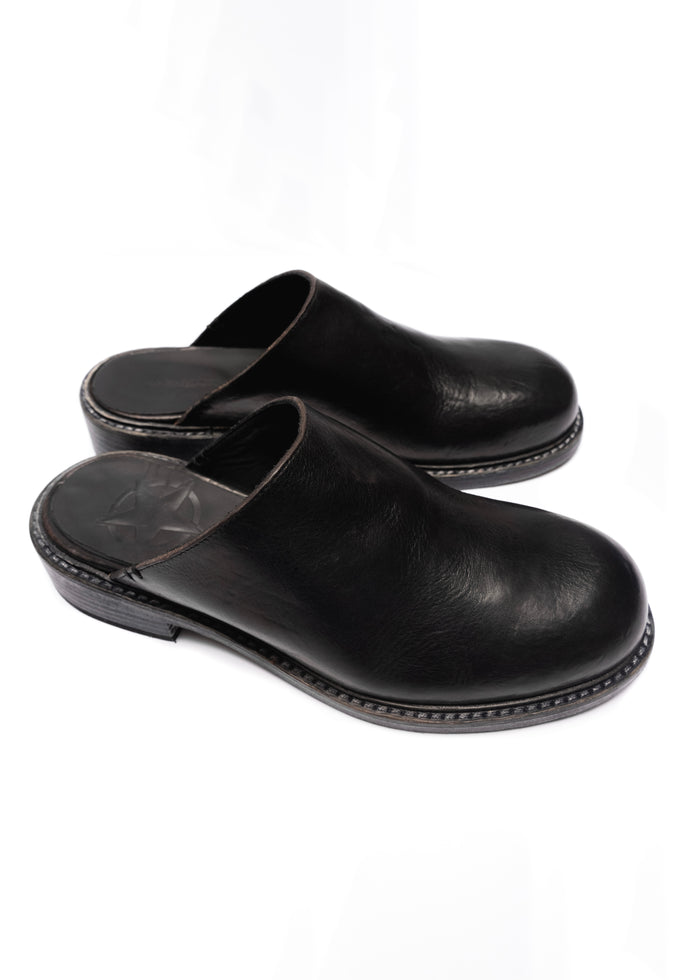 MULE BLACK 001