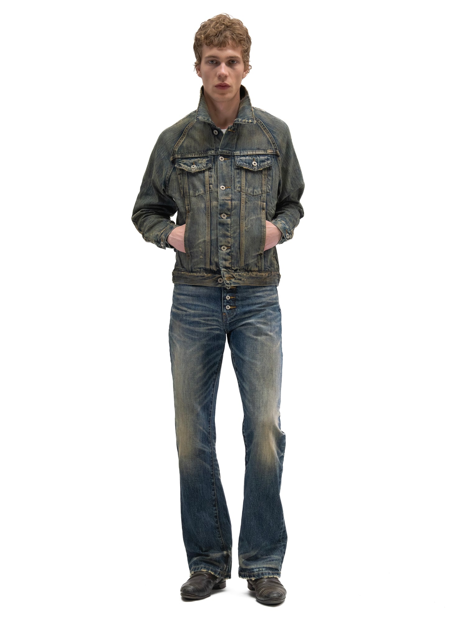 STRUCTURED WASHED OUT DENIM TRUCKER