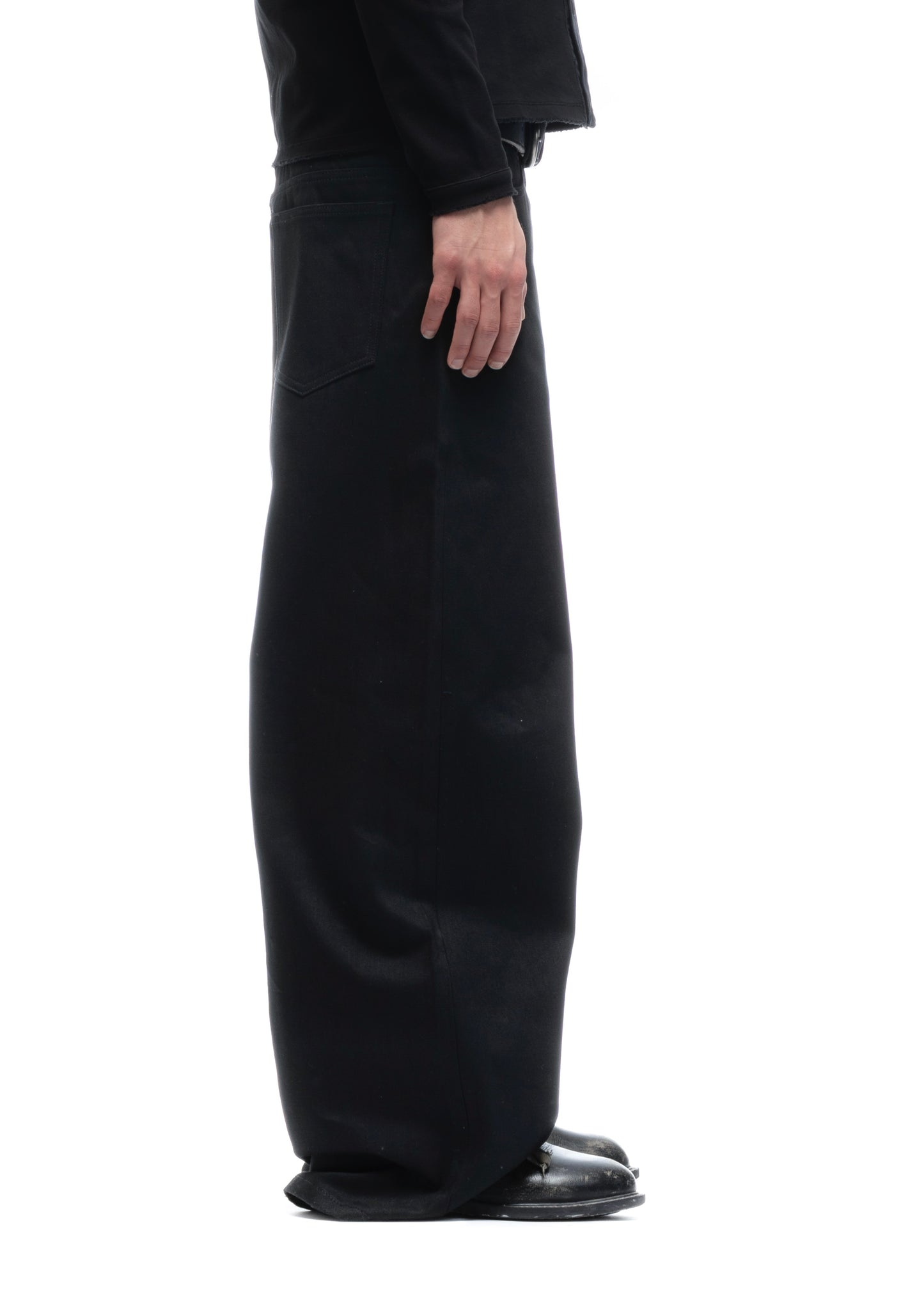 JAPANESE SELVEDGE ULTRA LOOSE DENIM BLACK