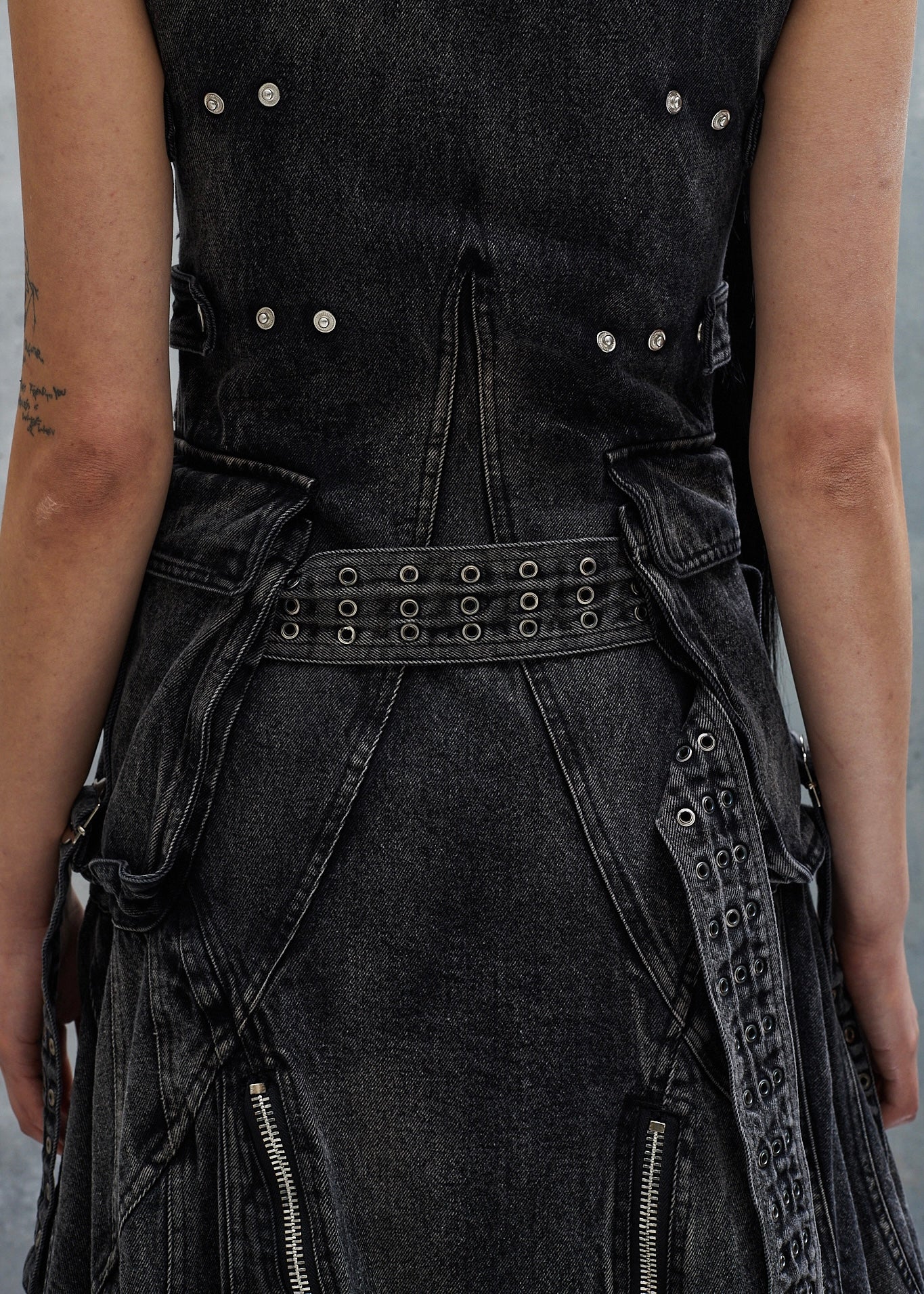 BELT DENIM HOOD DRESS